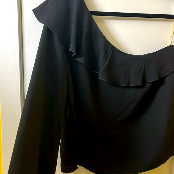 ARITZIA Wilfred One Shoulder Blouse - Picture 3 of 6